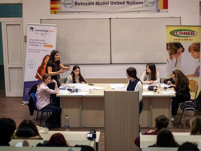 Ghilolimpiada – turneul de dezbateri …