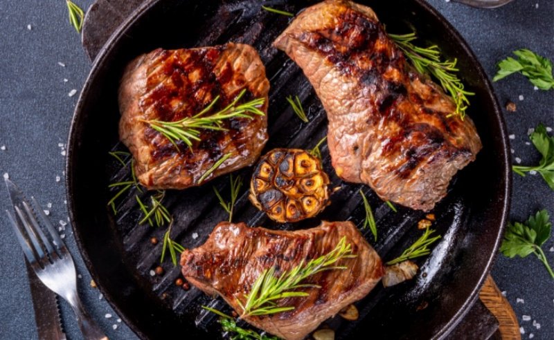 Câtă carne este bine să mâncăm