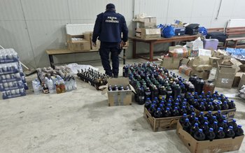 Peste 500 de litri de …