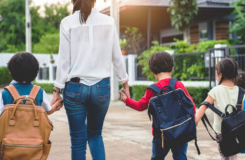 Schimbare pentru elevii cu cerințe educaționale speciale din România. Legea a primit undă verde în Senat