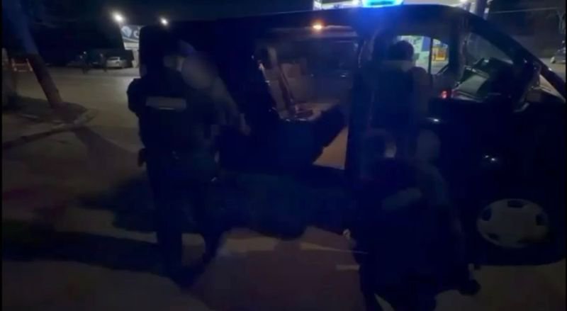 Furt repetat la o farmacie din Botoșani: doi tineri, prinși în flagrant de jandarmi