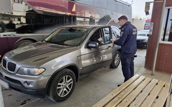 A încercat să iasă din …