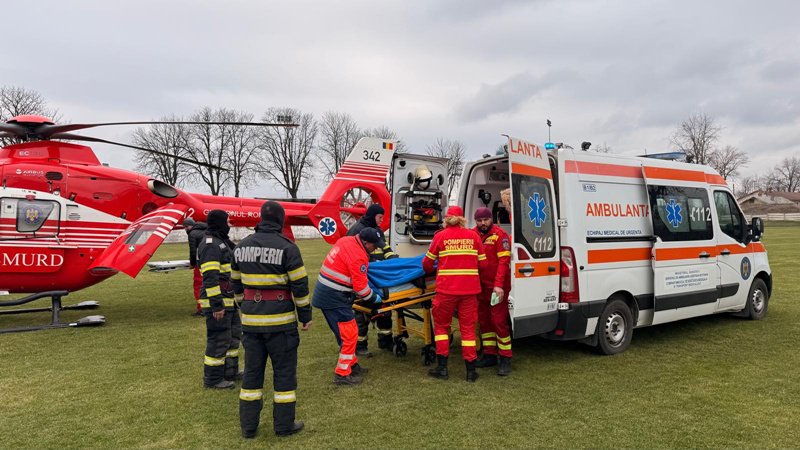 Bărbat din Dersca preluat de elicopterul SMURD de la Dorohoi