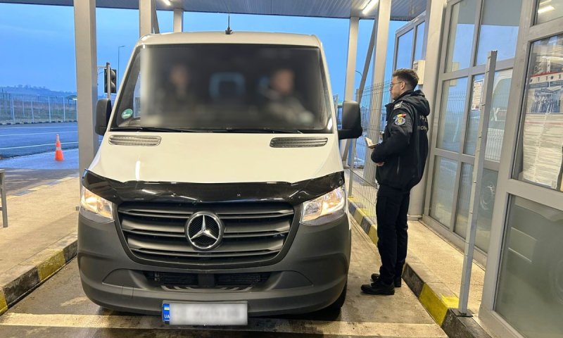 A plătit 400 de euro pentru a oferi soției un permis de conducere fals