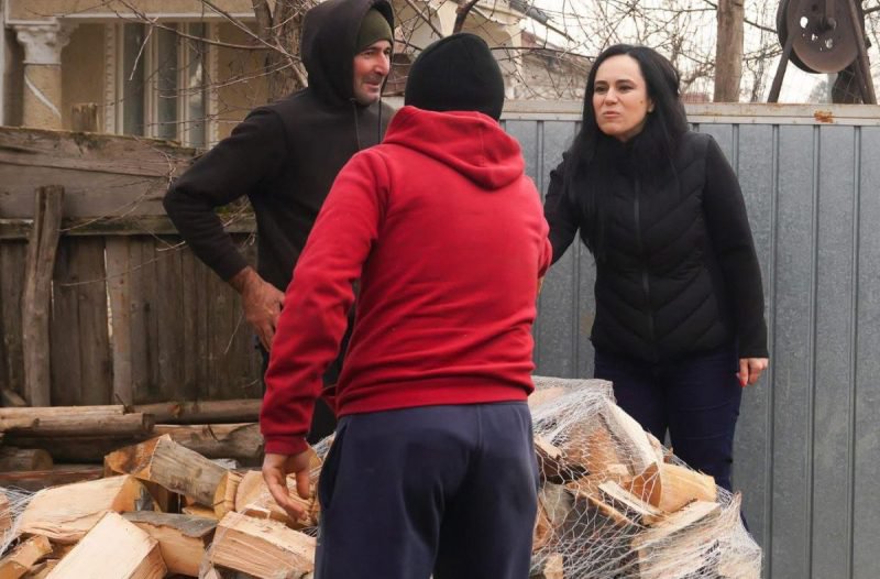 Munca din gospodărie poate aduce pensie și asigurare medicală. Cine poate primi tichete pentru activități casnice