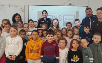 Polițiștii i-au vizitat pe copiii …