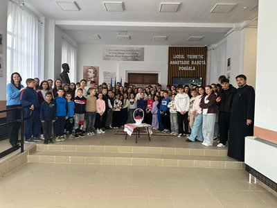 Ceară, culoare și tradiție: elevii …