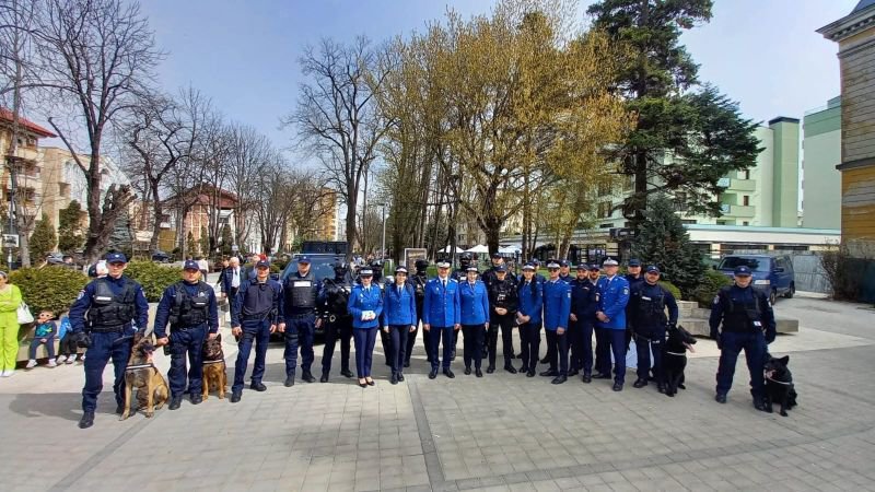 Jandarmii botoșăneni vă așteaptă pe Pietonalul Unirii din Botoșani!