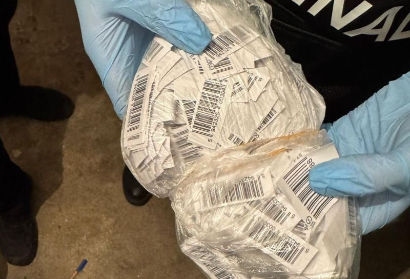 Bărbat reținut după ce a tipărit etichete cu coduri de bare din sistemul de garanție returnare SGR