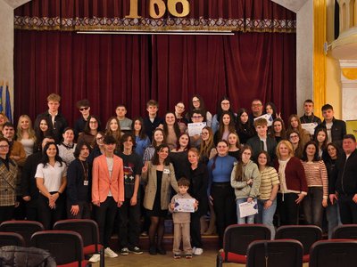 44 de adolescenți din Botoșani …