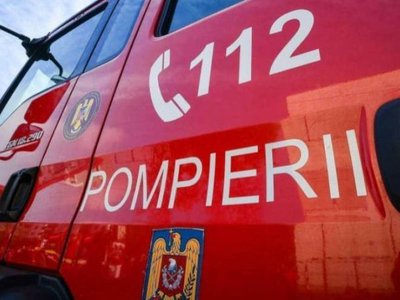 Două case salvate de pompierii …