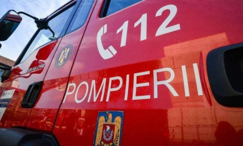 Două case salvate de pompierii botoșăneni