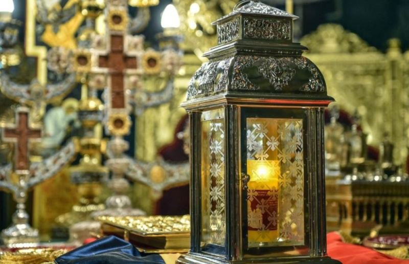 Sfânta Lumină ar urma să fie adusă sâmbătă de la Ierusalim. Ce se întâmplă dacă războiul din Iran nu face posibil acest lucru