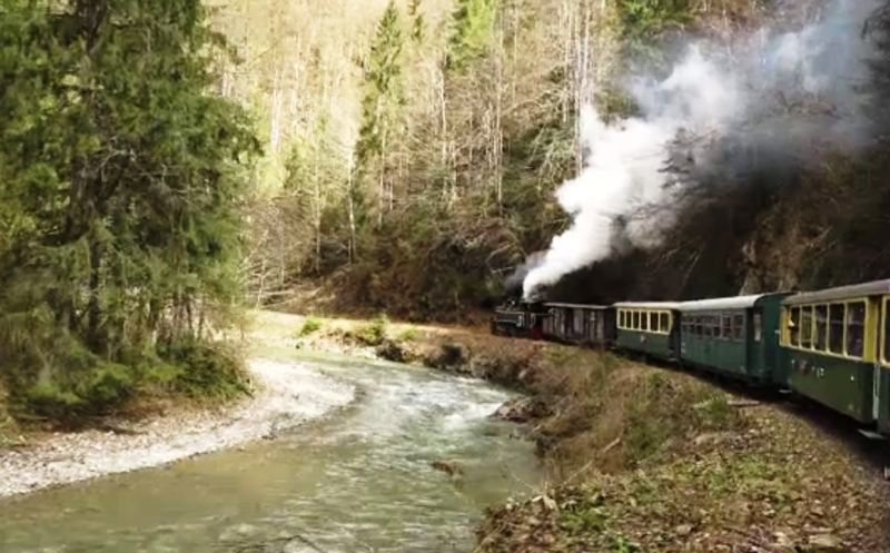 Record de turiști la plimbarea cu Mocănița, de Paște. Cât a ajuns să coste un bilet, cu masa inclusă