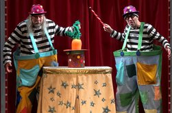 Hoțomanii acrobați, spectacol pe scena …