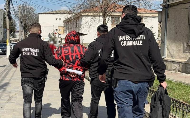 Cinci persoane condamnate la închisoare și încarcerate pentru trafic de minori, pornografie infantilă și proxenetism