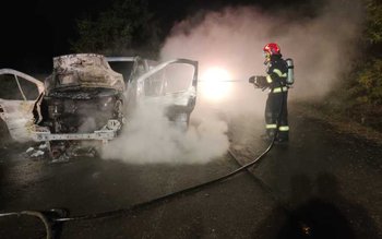 Incendiu la un autoturism parcat …