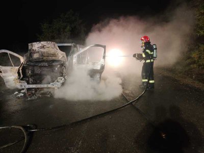 Incendiu la un autoturism parcat …