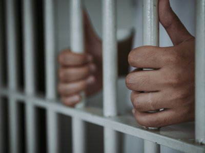 Bărbat reținut pentru încălcarea ordinului …