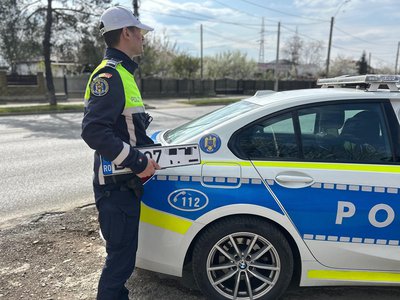 Peste 30 de permise de …