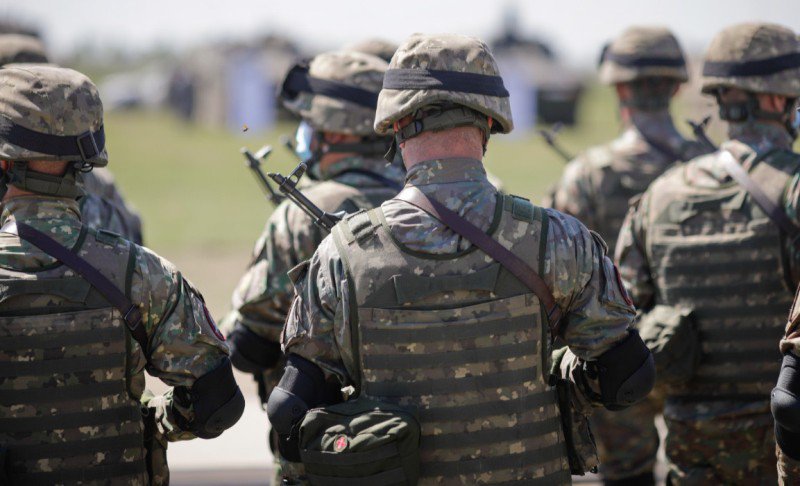 Unde se vor antrena tinerii din „armata voluntarilor”, plătiţi cu 4.000 de lei pe lună