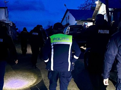 Percheziții la Ștefănești! Bunuri în …