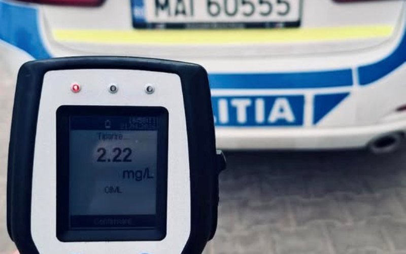 Pericol public! Biciclist, prins circulând rupt de beat pe Bulevardul Victoriei din Dorohoi