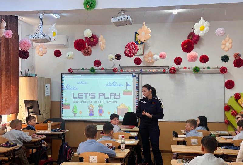 Polițiștii alături de copiii din Vorniceni