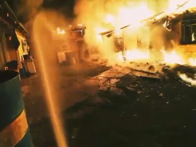 Incendiu violent. O casă și …