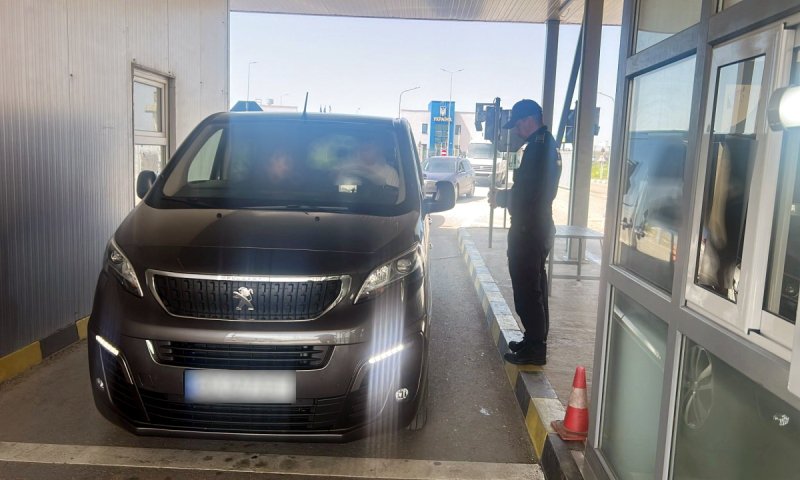 Permis de conducere ucrainean fals, descoperit asupra unui bărbat la intrarea în țară