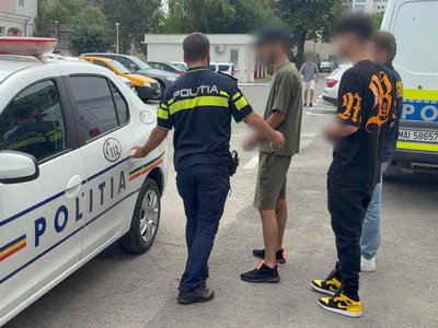 Doi tineri reținuți după ce …