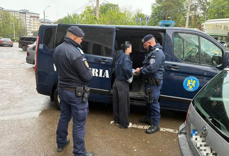 Tănără amendată la Botoșani după ce a cerut donații în numele unei false asociații