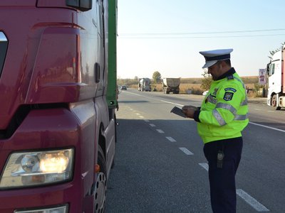 Transportatorii de marfă și persoane, …