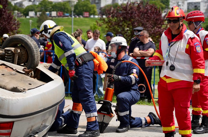 Intervenții la limită și adrenalină care îți taie respirația! Competiția Națională de Descarcerare și Prim Ajutor Calificat – etapa a II-a zonală, în plină desfășurare la Botoșani