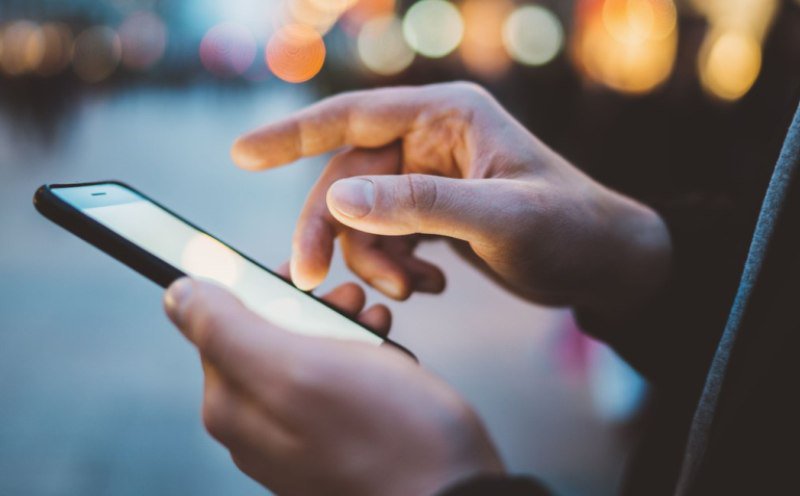 Fraudă nouă în România. Șoferii primesc SMS-uri false cu amenzi și termene limită. Ce trebuie să verificați