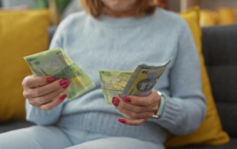 Peste un milion de români au investit în Pilonul III. Cine contribuie cel mai mult la pensiile facultative