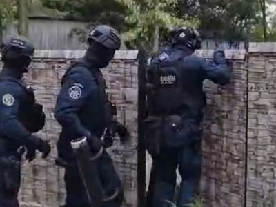 Cinci percheziții desfășurate de polițiști …