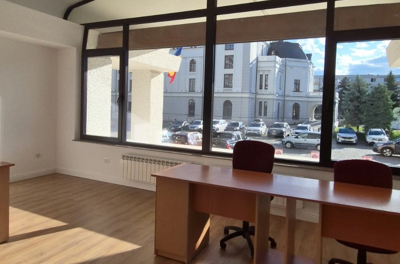 Serviciul de Pașapoarte Botoșani se mută în Palatul Administrativ