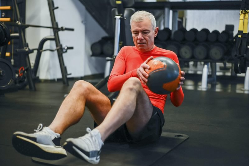 Strategii eficiente pentru menținerea masei musculare odată cu înaintarea în vârstă