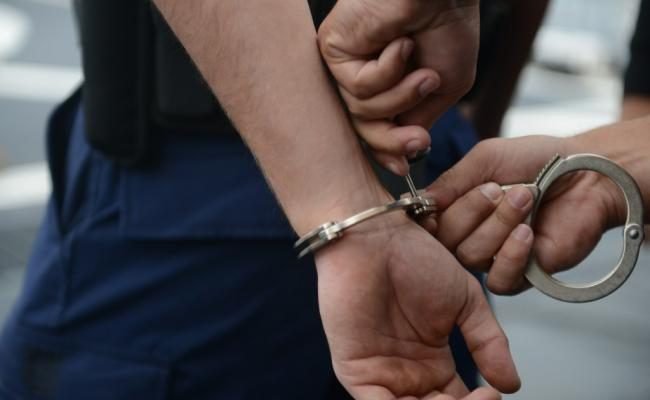 La doar 19 ani reținut pentru comiterea infracțiunii de lovire și alte violențe