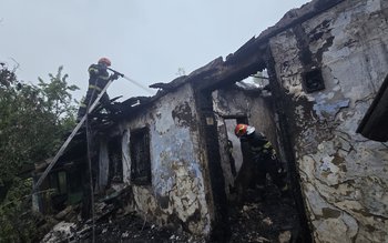 Casă distrusă de un incendiu …