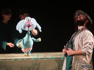 La Teatrul Vasilache vine Dodo, …