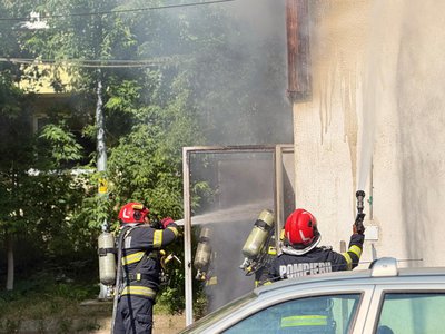 Incendiu izbucnit într-un garaj situat …