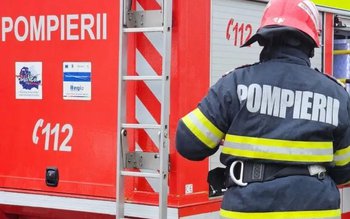 Acoperiș aprins de la un …
