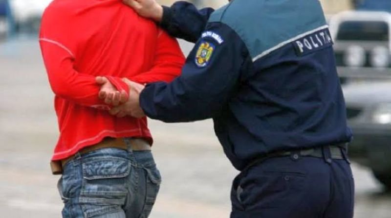 Tânăr reținut pentru furt în scop de folosință și conducerea unui vehicul fără permis de conducere