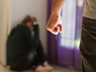 Evacuat din locuință pentru violență …