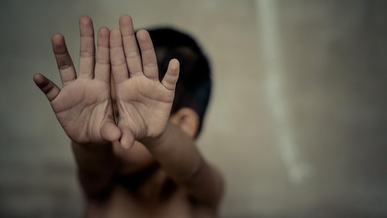 Bărbat în vârstă de 31 de ani condamnat la închisoare pentru act sexual cu minor