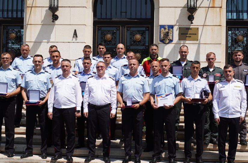 Doi pompieri din Dorohoi și Botoșani recompensați de ministrul Afacerilor Interne pentru intervenții salvatoare în timpul liber