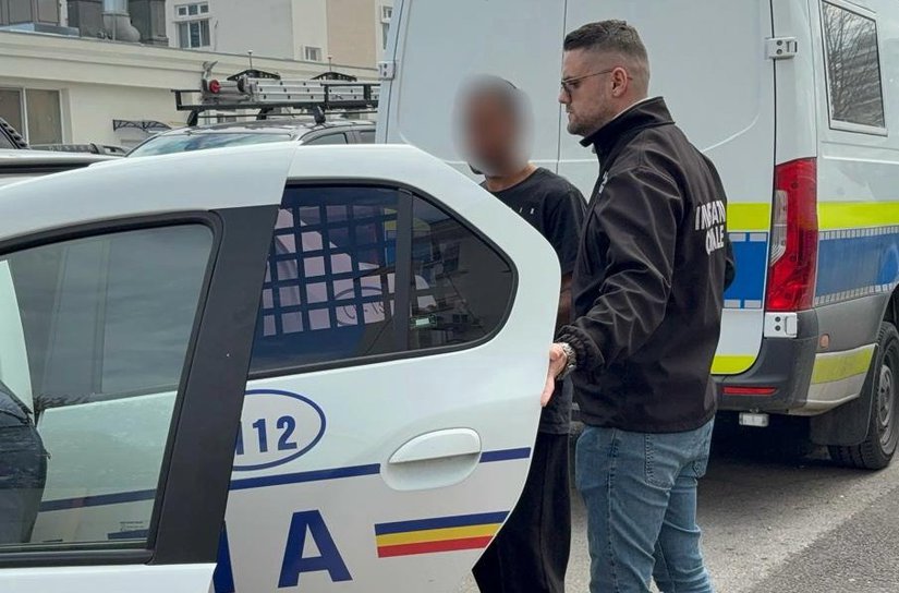 Tânăr din Ungureni, REȚINUT după o „tripletă” penală: A condus o mașină neînmatriculată, beat și fără permis