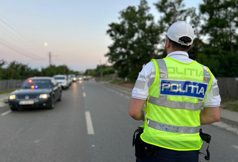 4 permise de conducere și 9 certificate de înmatriculare reținute într-o acțiune a polițiștilor pentru siguranța cetățenilor - FOTO